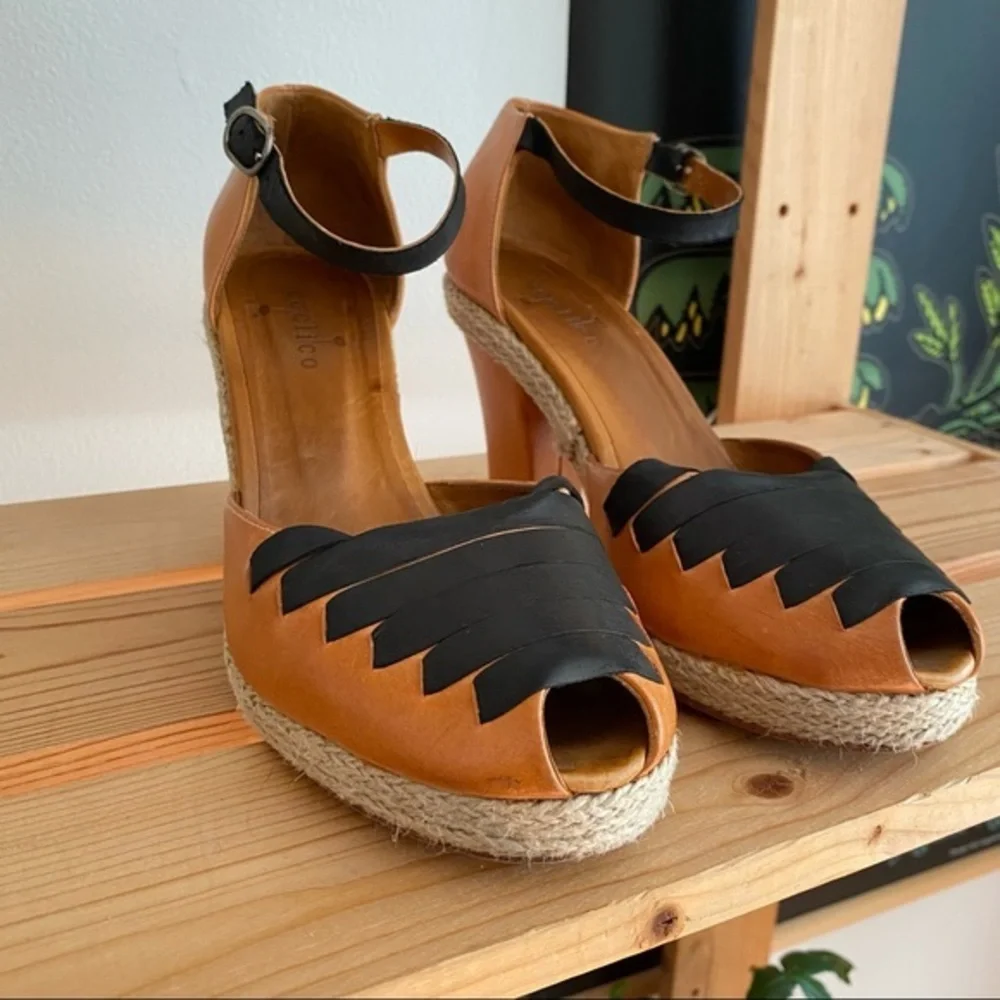 COCLICO Tan and Black Leather Espadrille Heels